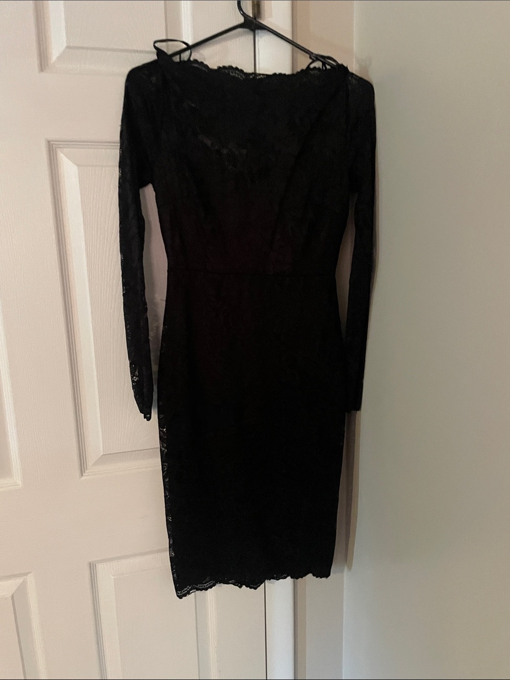 Lulu's Black Lace Long-Sleeve Sheath Dress
